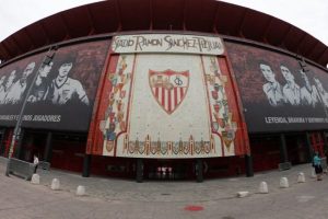 🔍 Madrid y Barça siguen a un futbolista del Sevilla FC